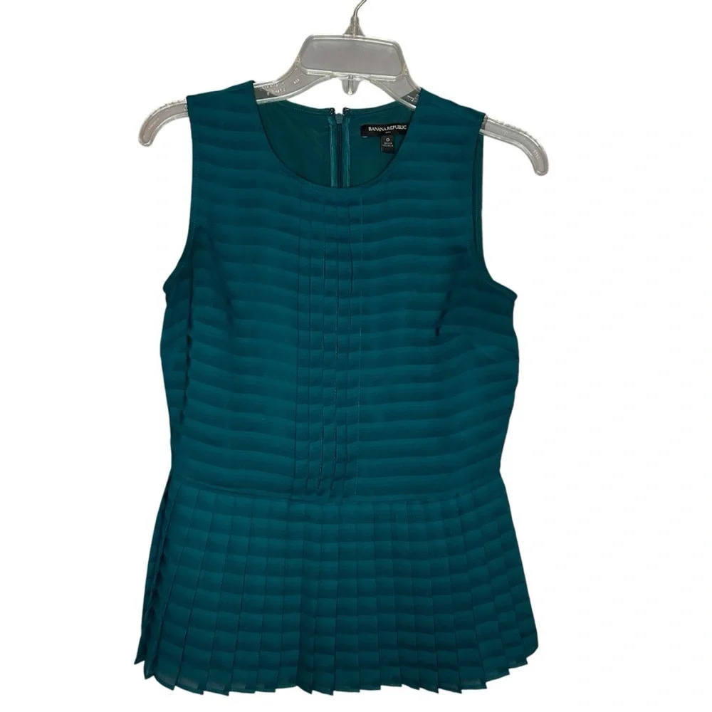 Banana republic factory tank top shell sleeveless shirt pleats green size 0